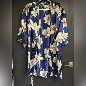 Floral Satin Robe Women’s Medium - Large